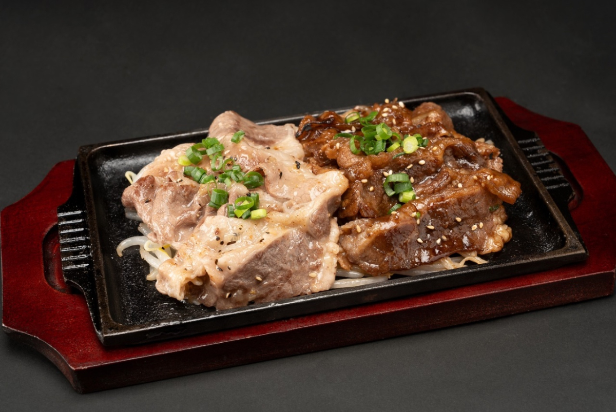 鉄板 牛カルビ焼肉(たれ&塩)